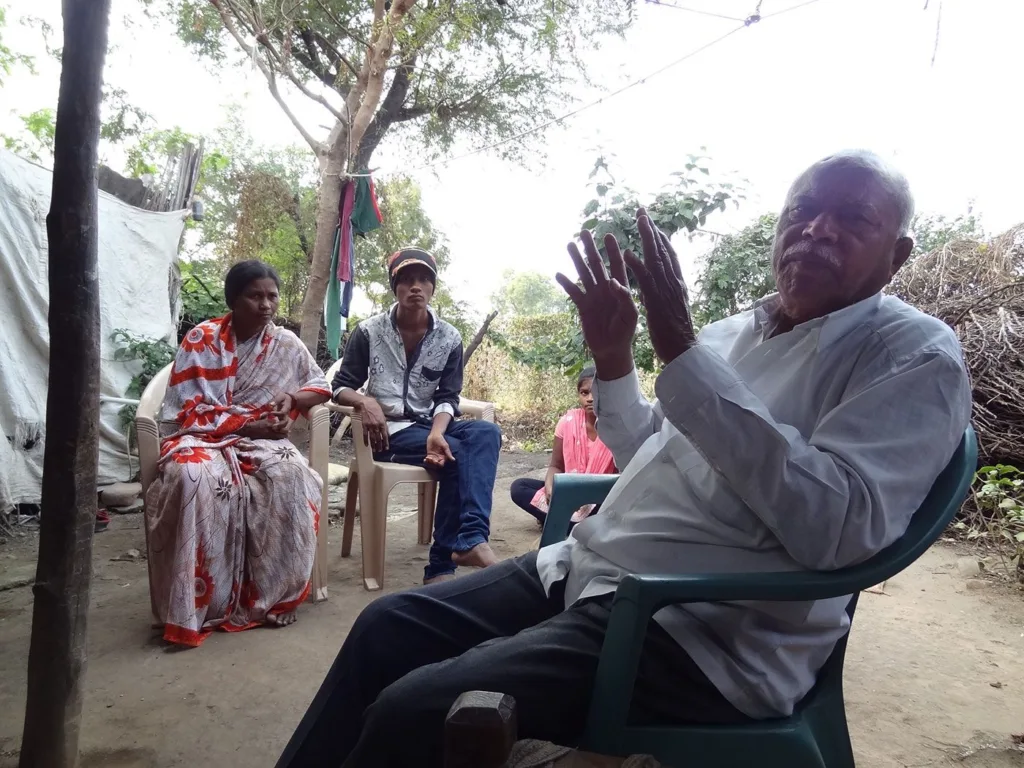03a_bhalerao_chikhli_JH_Inhaling_death_and_disaster_in_Yavatmal_690ea05359